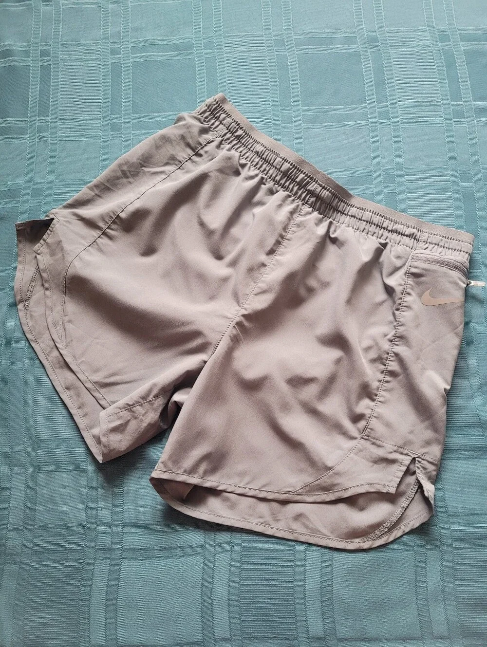 Nike Dri-FIT Gray Running Shorts Women's Small 4